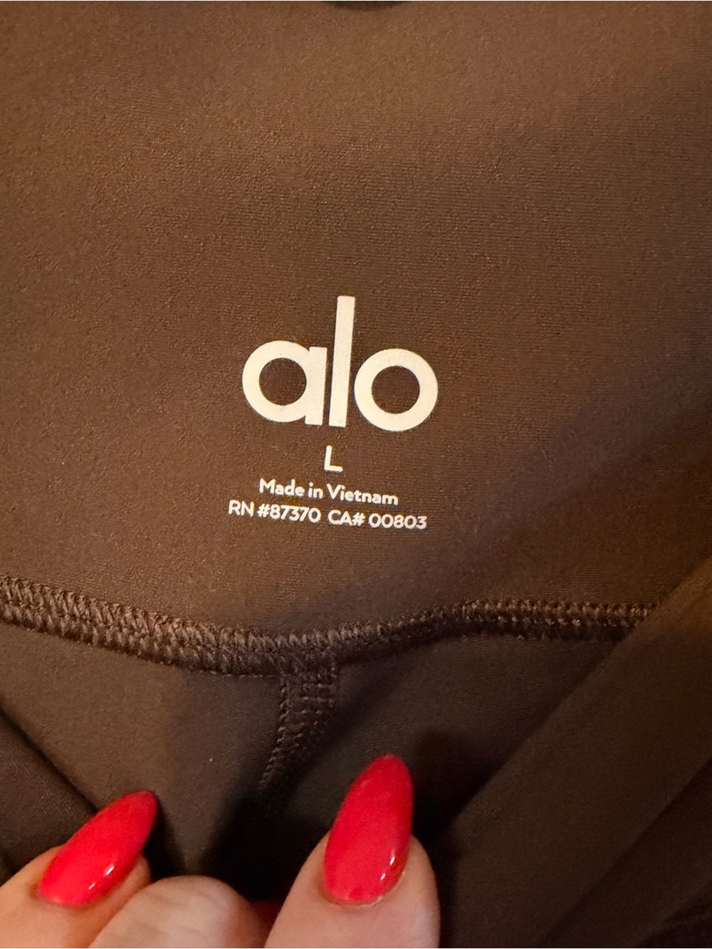 ALO Yoga High-Waist Leggings in Dark Brown - Picture 5 of 6